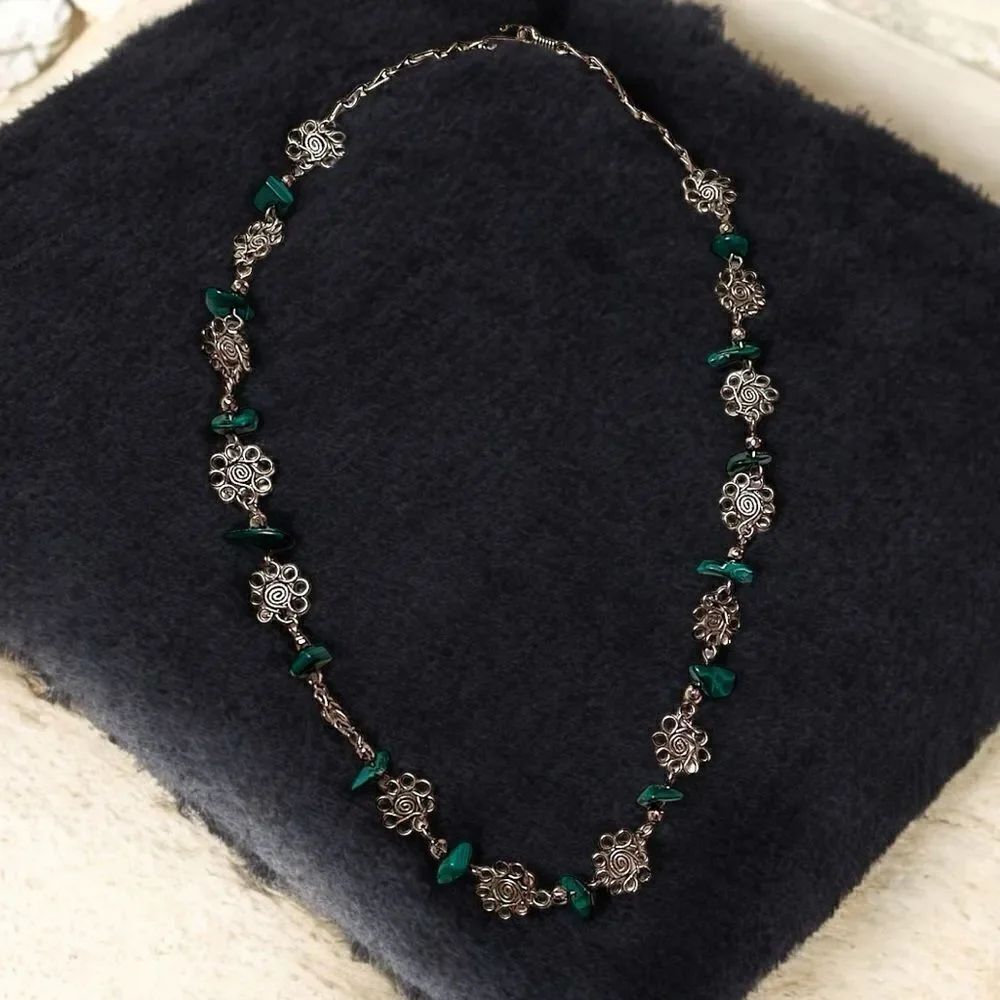 Vintage Malachite Wire Work Silver Tone Necklace